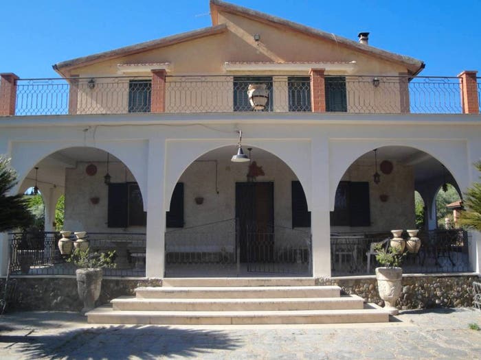Casa con 6 locali in vendita in Contrada Luogo, Pietraperzia