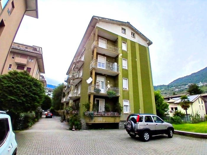 Appartamento quadrilocale in vendita in Via Tremogge, Centro, Sondrio