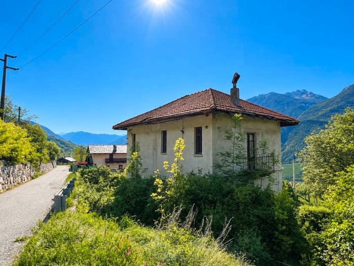 Casa con 5 locali in vendita in Nus