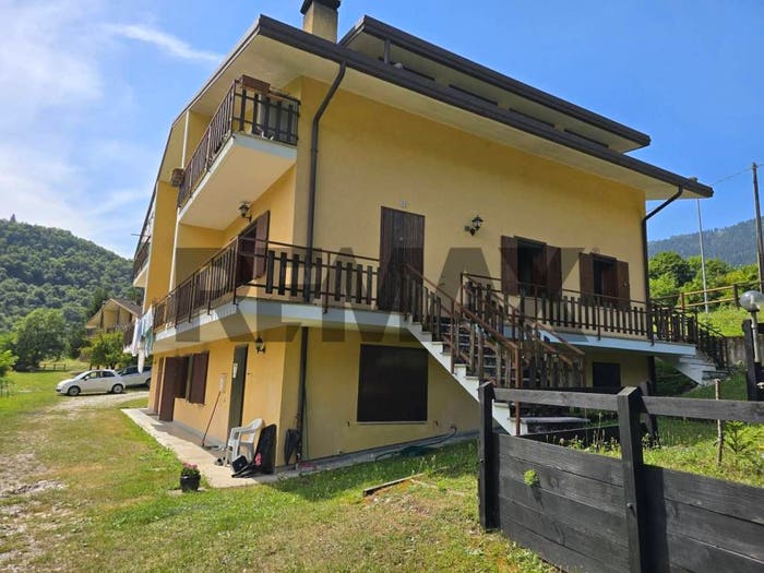 Appartamento bilocale in vendita in Valbrenta