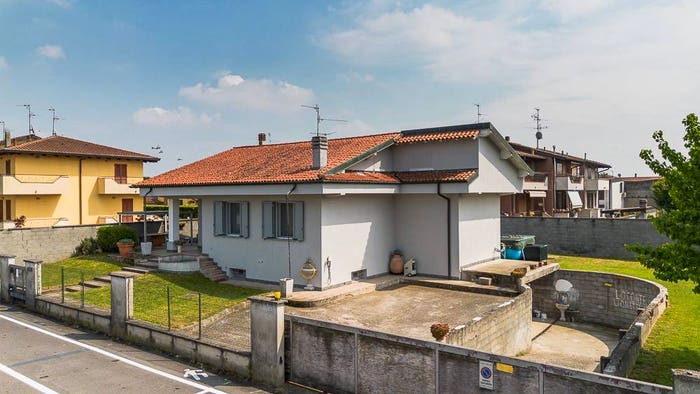 Casa con 5 locali in vendita in via enrico fermi, Orio Litta
