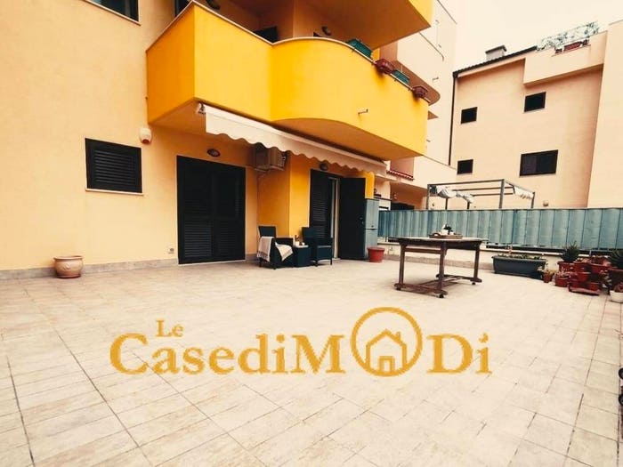Appartamento con 6 locali in vendita in Via Nicola Badaloni, Coteto, Livorno