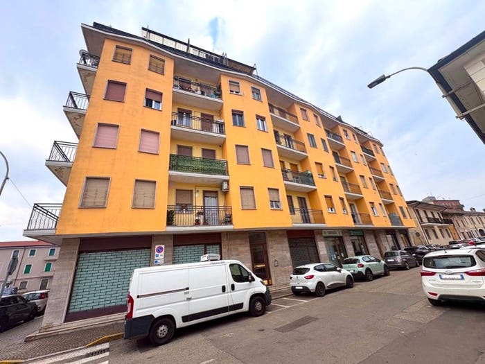 Appartamento trilocale in vendita in Via Borgo Nuovo, Centro, Garlasco