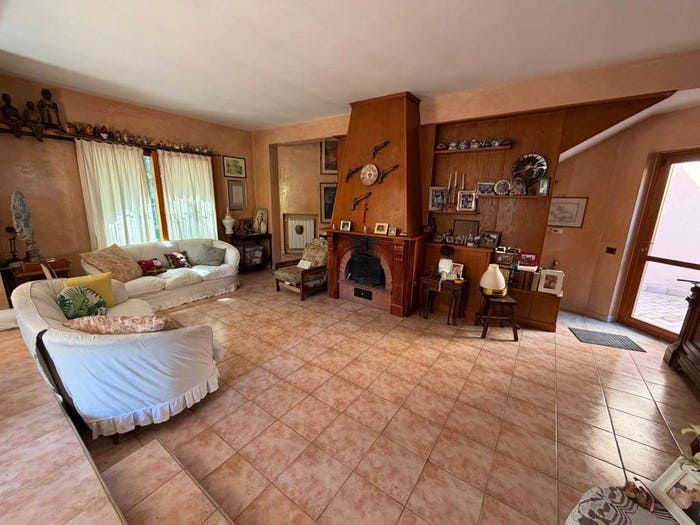 Casa con 6 locali in vendita in Viale Wolfgang Amadeus Mozart, Belvedere Lidia, Nepi
