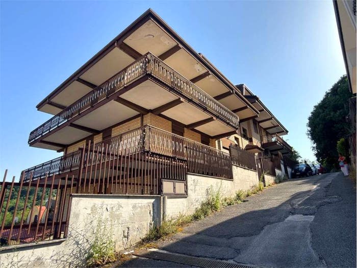 Appartamento quadrilocale in vendita in Via S Lorenzo, Centro, Frosinone