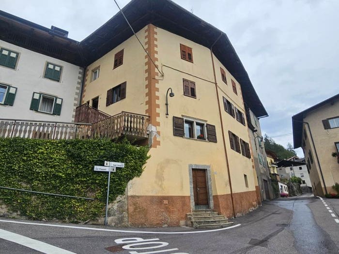Appartamento trilocale in vendita in Deggiano, Commezzadura