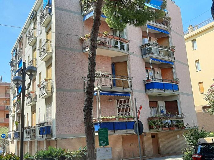 Appartamento con 5 locali in vendita in Centro, Loano