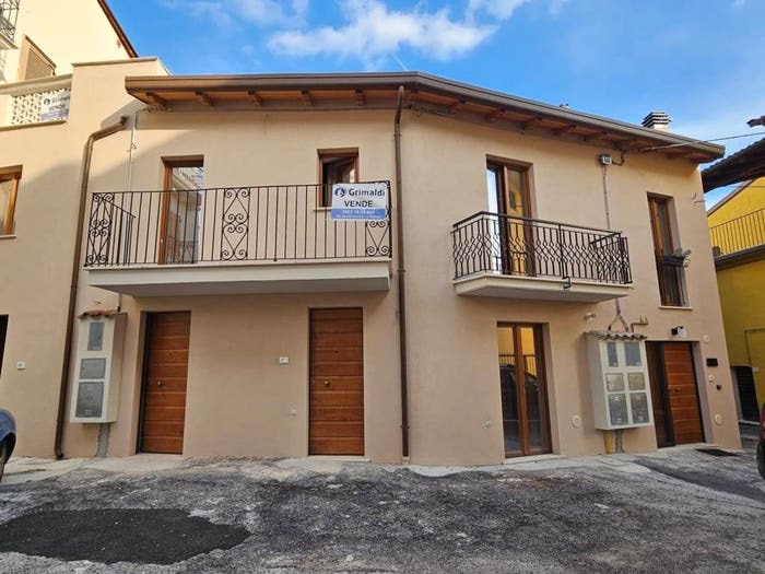 Casa quadrilocale in vendita in Via del Molino, Centro, Pizzoli