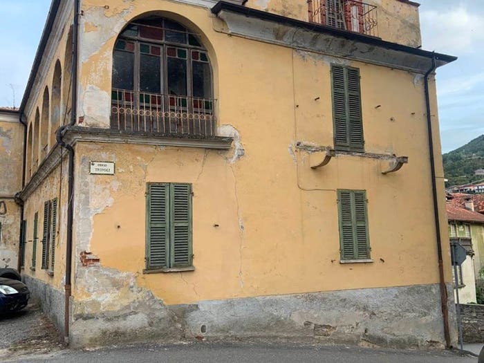 Casa con 6 locali in vendita in Corso Teatro, Cortemilia