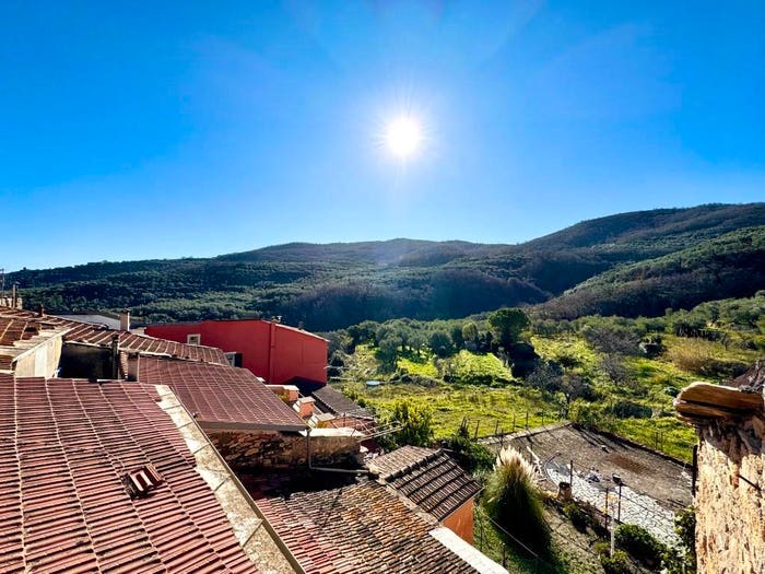 Casa con 6 locali in vendita in Piazza Viani, Villa Guardia Villa Viani, Pontedassio
