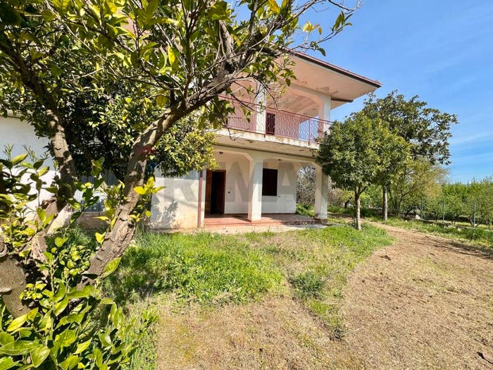 Casa con 6 locali in vendita in Traversa di Via Ceraselle, Santa Lucia, Caianello