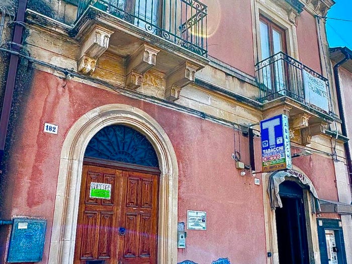 Casa con 6 locali in vendita in Via Roma, Centro, Belpasso