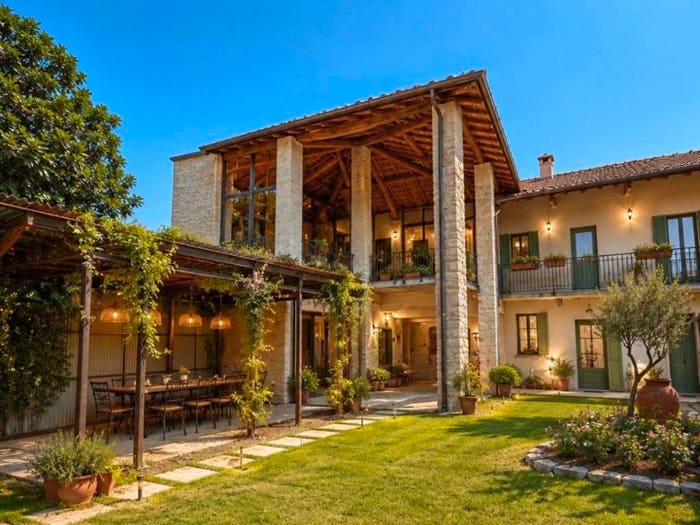 Casa con 5 locali in vendita in Via Toscana, Angera