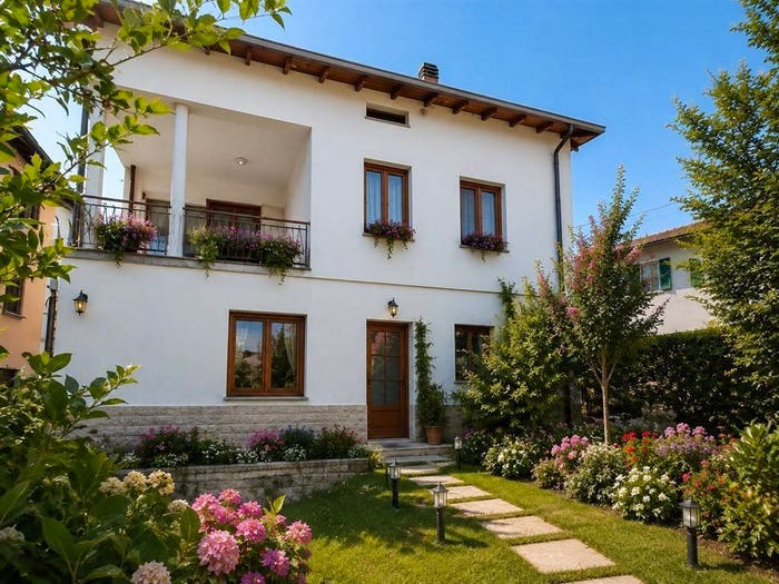 Casa in vendita in Piazza San Giorgio, Centro, Valgreghentino