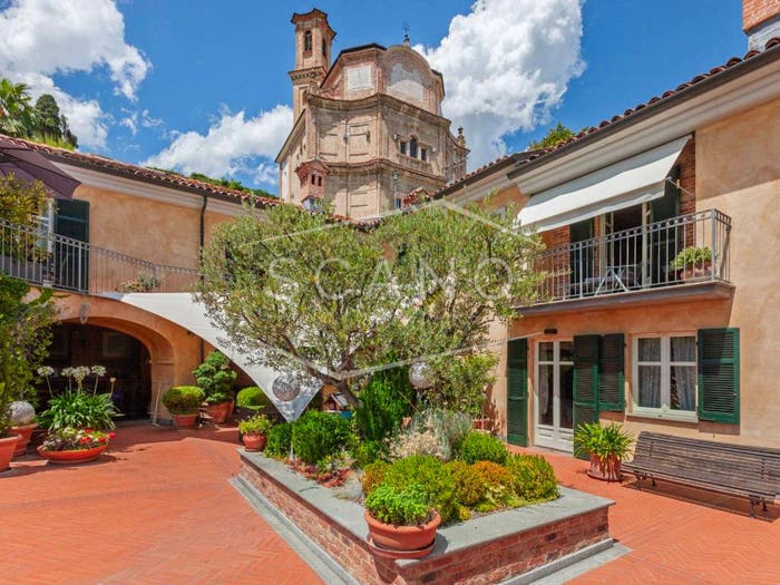 Casa con 6 locali in vendita in Centro, Guarene
