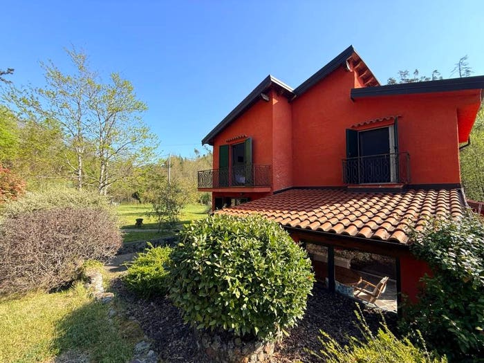 Casa quadrilocale in vendita in Via Memola, Beverino