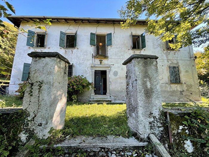 Casa quadrilocale in vendita in Via Laghetto, Colico Piano, Colico