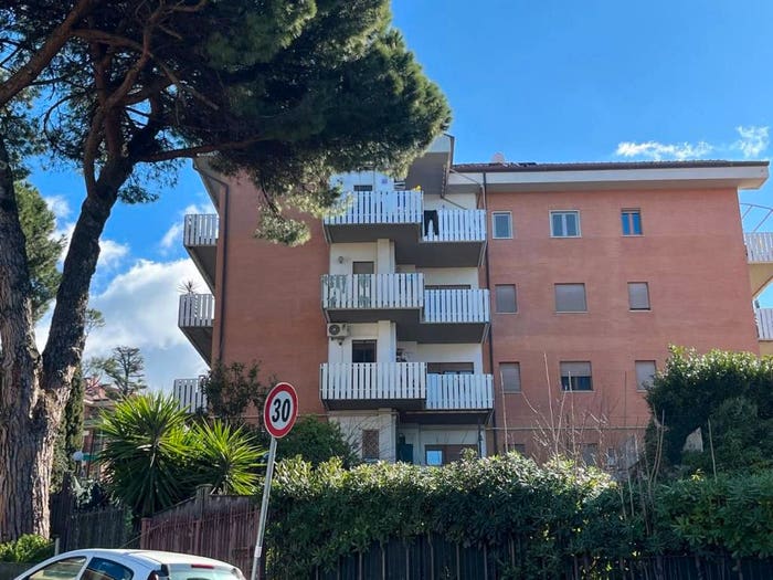 Appartamento bilocale in vendita in Via degli Scozzesi, Centro, Marino