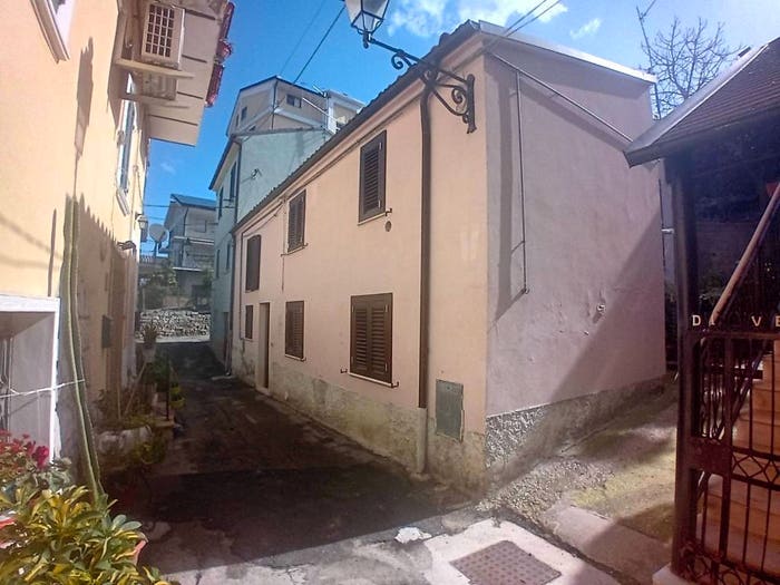 Casa con 6 locali in vendita in Vico I Rione Fara, Centro, Manoppello