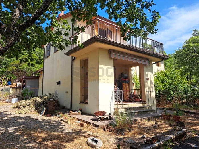 Casa con 6 locali in vendita in Londa