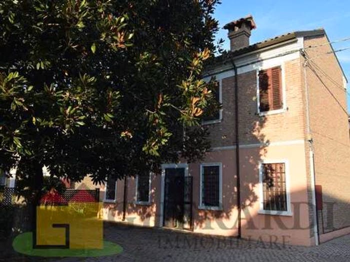 Casa con 6 locali in vendita in Via Giuseppe Fabbri, Ippodromo, Ferrara