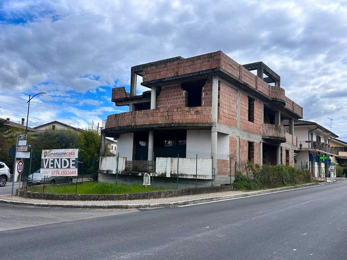 Casa con 6 locali in vendita in Corso Giuseppe Garibaldi, Sant'Apollinare