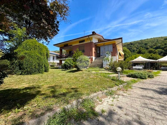 Casa con 6 locali in vendita in Str Palazzo, Bollengo