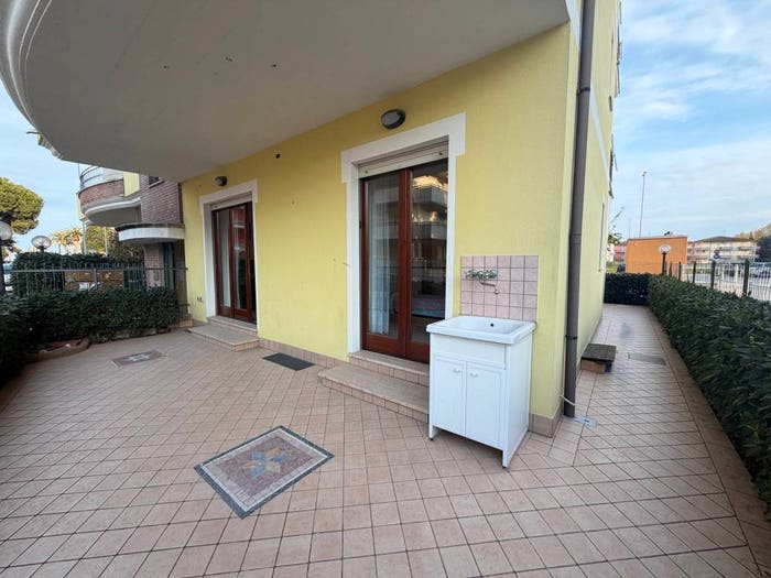 Appartamento trilocale in vendita in Via Trento, Lungomare Marconi, Alba Adriatica