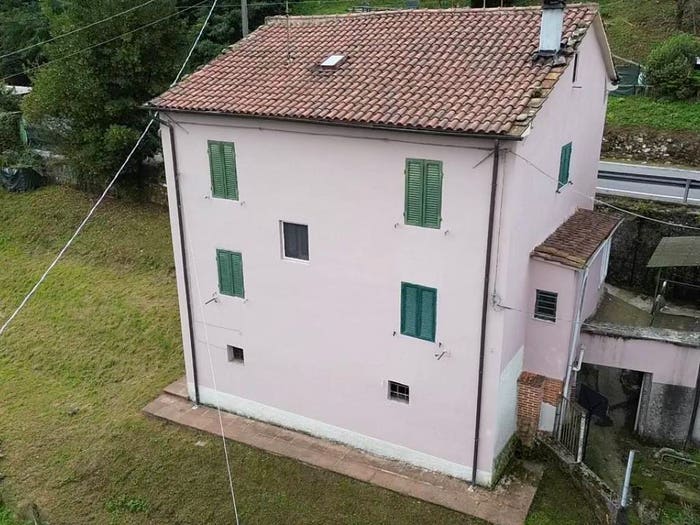 Casa con 6 locali in vendita in Via Lucca, Bolognana, Gallicano