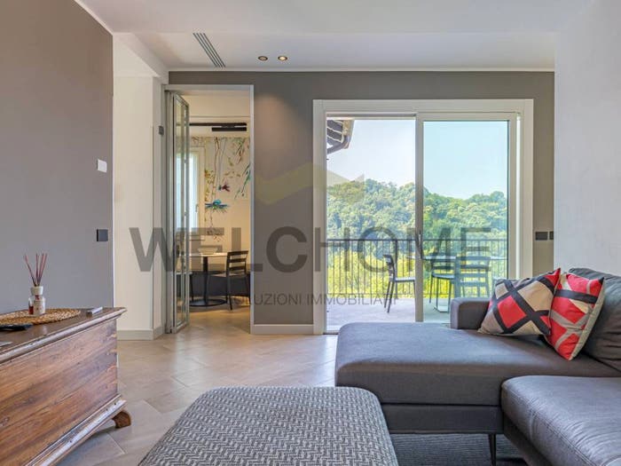 Appartamento trilocale in vendita in Via Luigi Clerici, Camnago Volta, Como