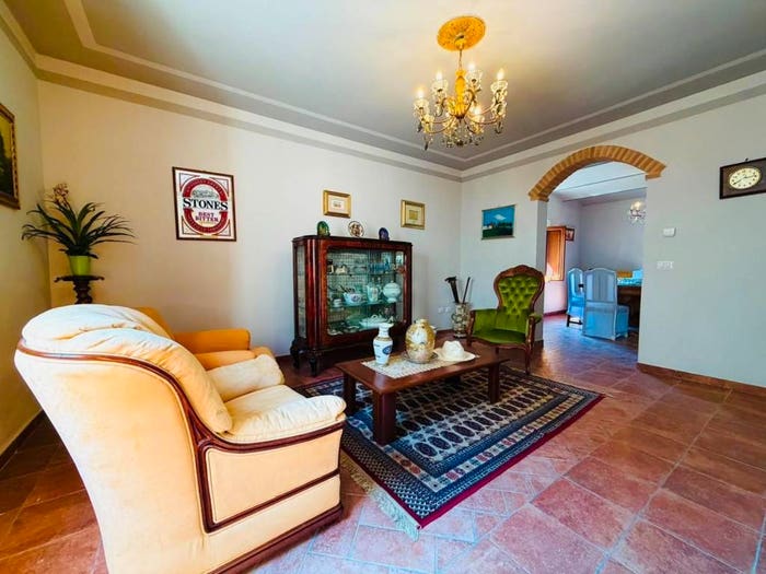 Casa con 6 locali in vendita in Via Capirozzolo, Montopoli, Montopoli in Val d'Arno