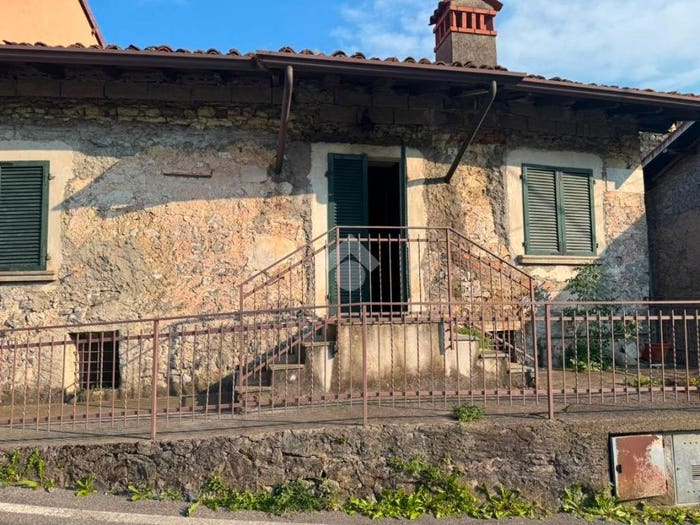 Casa quadrilocale in vendita in Via monte adamello, Centro, Solto Collina