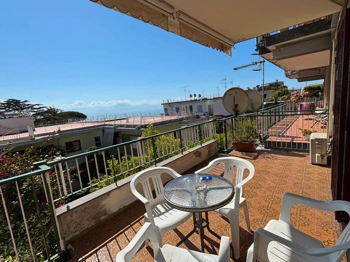 Appartamento con 6 locali in vendita in Via Giovenale, Posillipo, Napoli