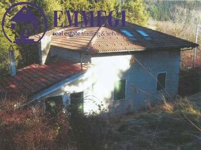 Appartamento con 5 locali in vendita in Regione Camporosso, Centro, Calizzano