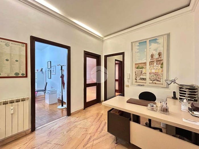 Appartamento quadrilocale in vendita in Via portuense, Trastevere, Roma