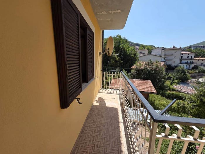 Casa con 6 locali in vendita in Via della Valle, Casamaina, Lucoli
