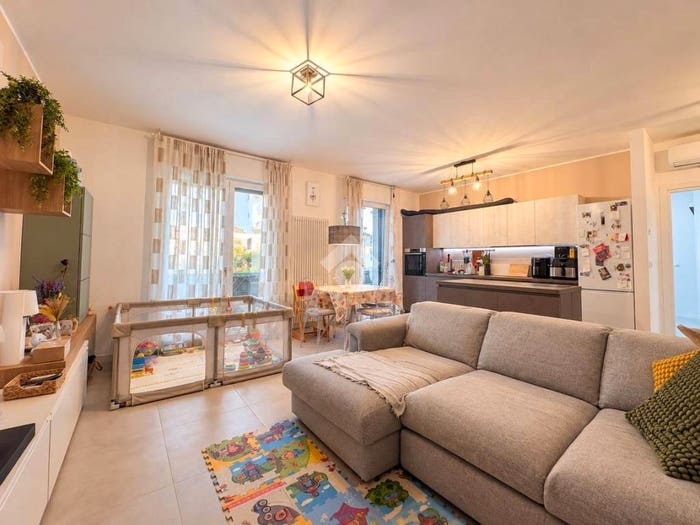 Appartamento quadrilocale in vendita in Viale F Cavallotti, Madonna Pellegrina, Padova