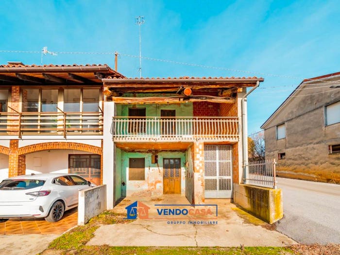 Casa quadrilocale in vendita in Strada Fiorenza, Carrù