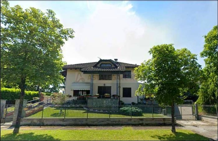 Casa con 6 locali in vendita in Via Caduti di Nassiriya, Novi Ligure