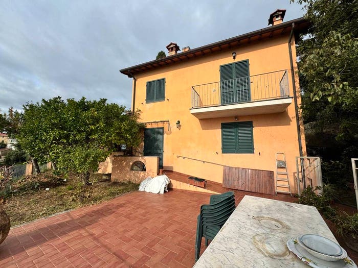 Casa con 6 locali in vendita in Via delle Sezioni, Piano di Mommio, Massarosa
