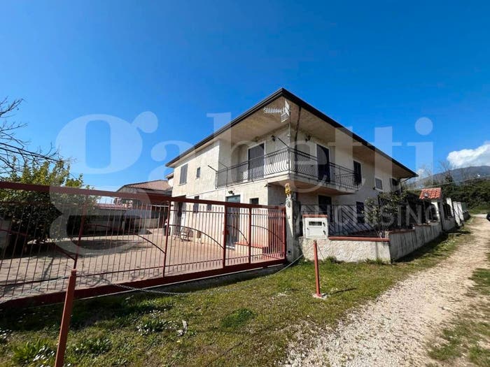 Casa con 6 locali in vendita in Via Vecchia Per Alife, Piedimonte Matese
