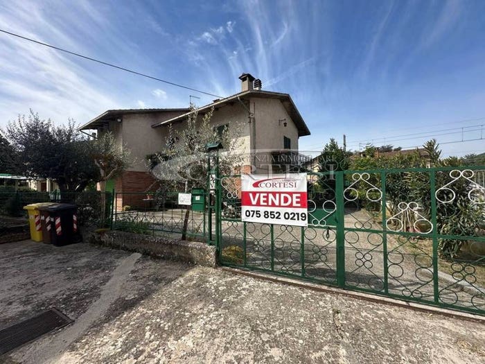 Casa con 5 locali in vendita in Via Fratelli Rosselli, Città di Castello