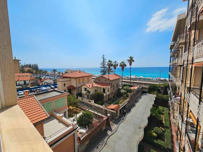 Appartamento trilocale in vendita in Via Agostino Noaro, Centro, Bordighera