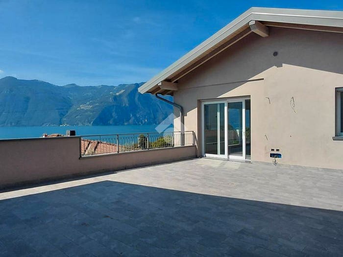 Casa trilocale in vendita in Via caraglio, Centro, Marone