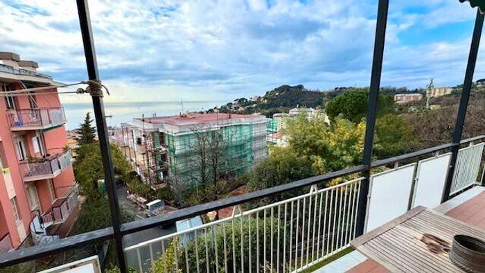 Appartamento quadrilocale in vendita in Via Amerigo Vespucci, Pegli, Genova
