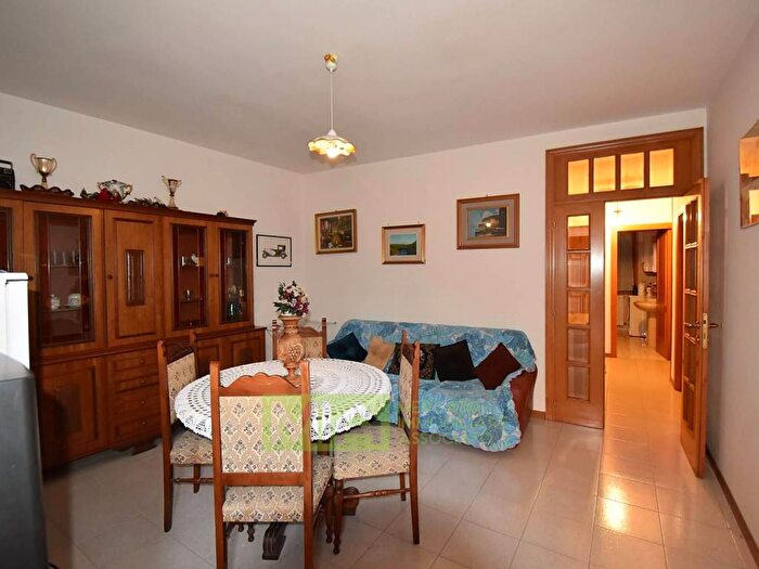 Appartamento con 6 locali in vendita in villa salvi, Amandola