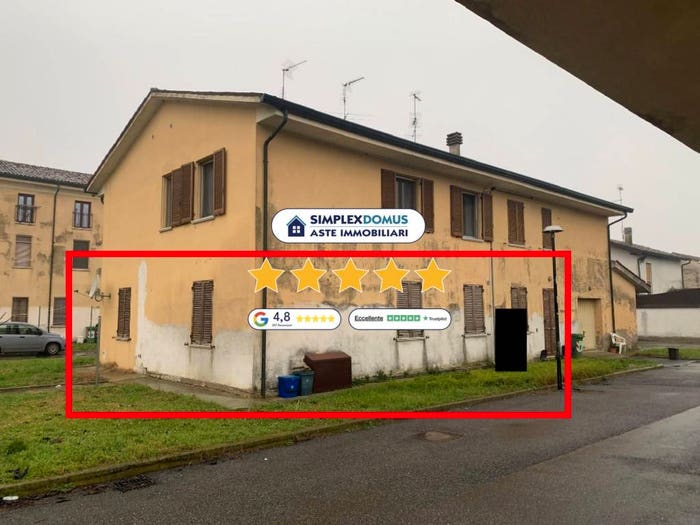Appartamento con 5 locali in vendita in Piazza Novembre, Centro, Redondesco