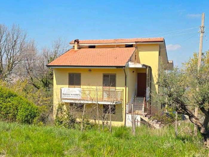 Casa trilocale in vendita in Via Macchia Pietra, San Mango sul Calore