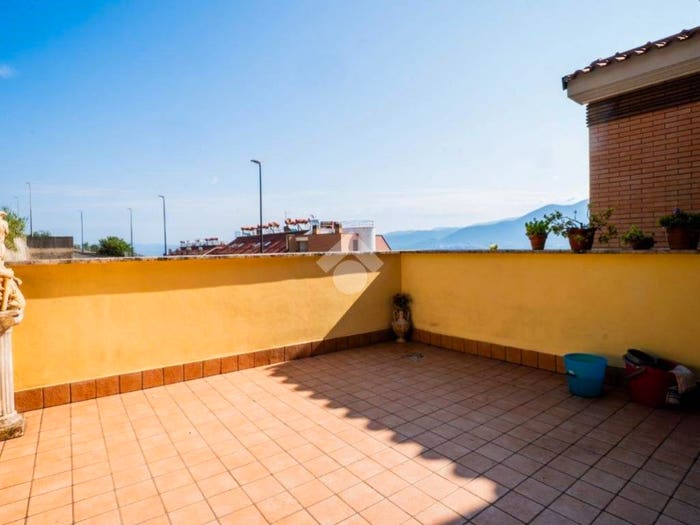 Appartamento trilocale in vendita in Via monteporcello, Sant'Angelo Romano