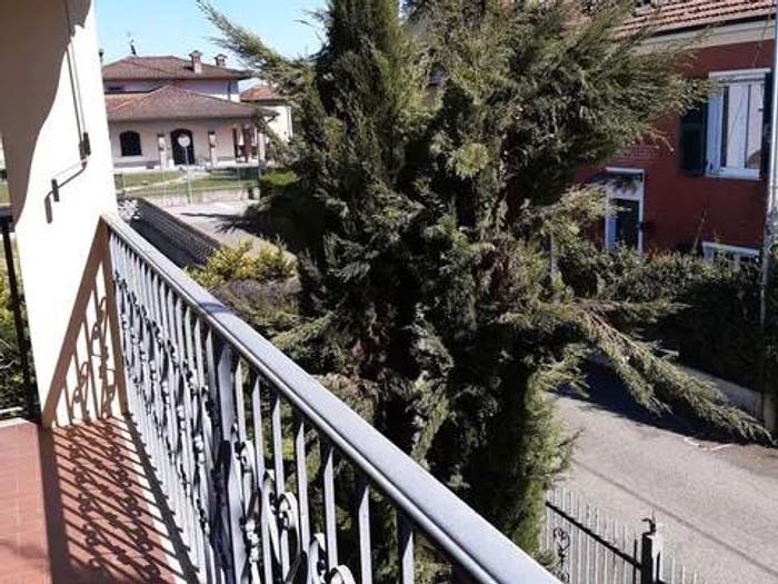 Casa con 6 locali in vendita in Via Dante Alighieri, Pasturana